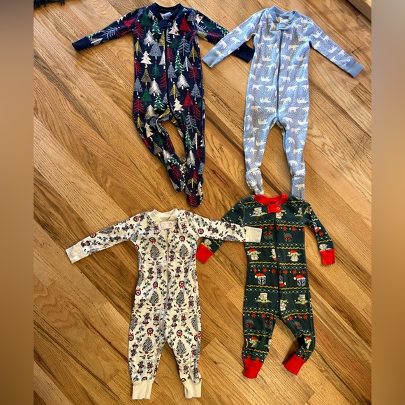 Hanna Andersson Other - Hanna Andersson Christmas Onesies Lot of Four Disney Pajamas 12-18 months